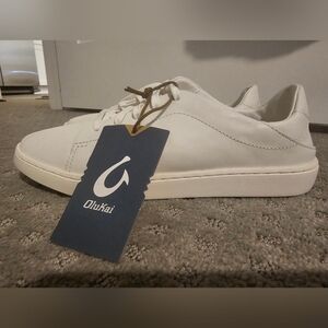 OluKai Women’s Pehuea Li ‘Ili Bright White Lace Up Shoes, Size 10, NWOB